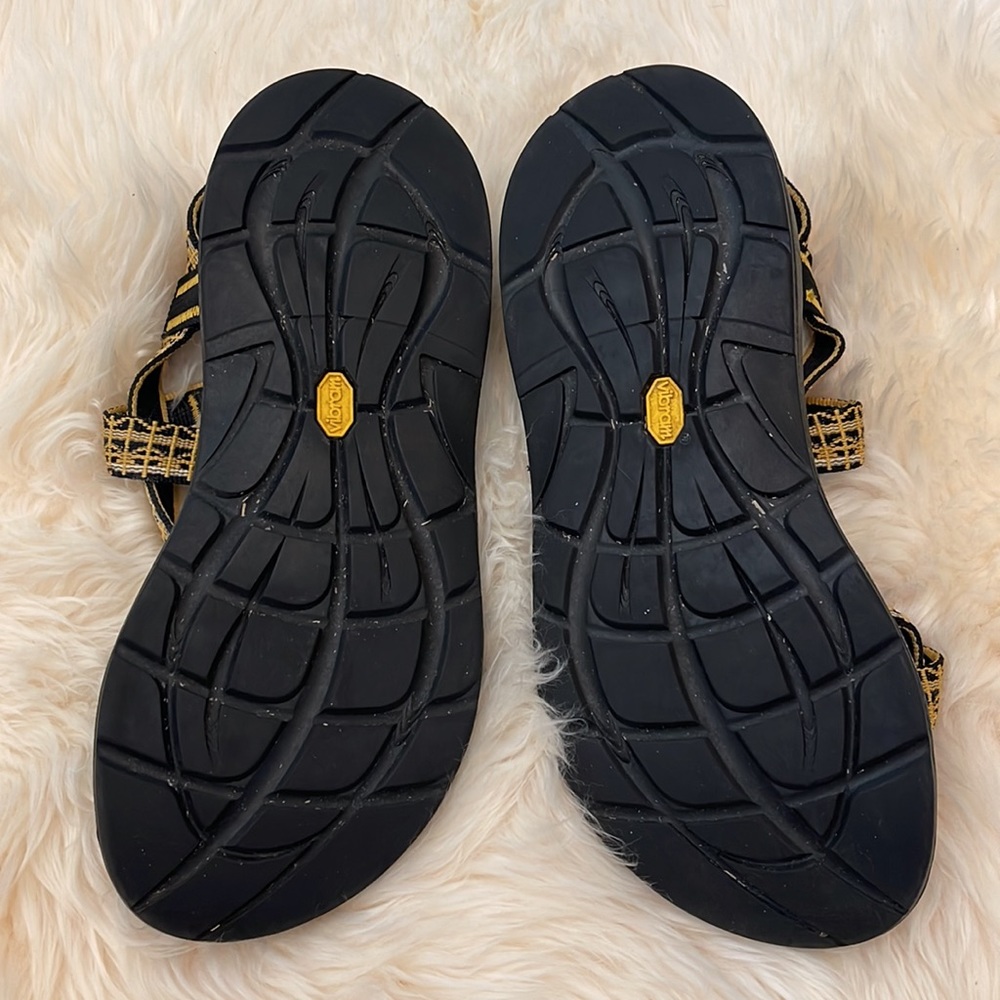 Chacos - Picture 2 of 4